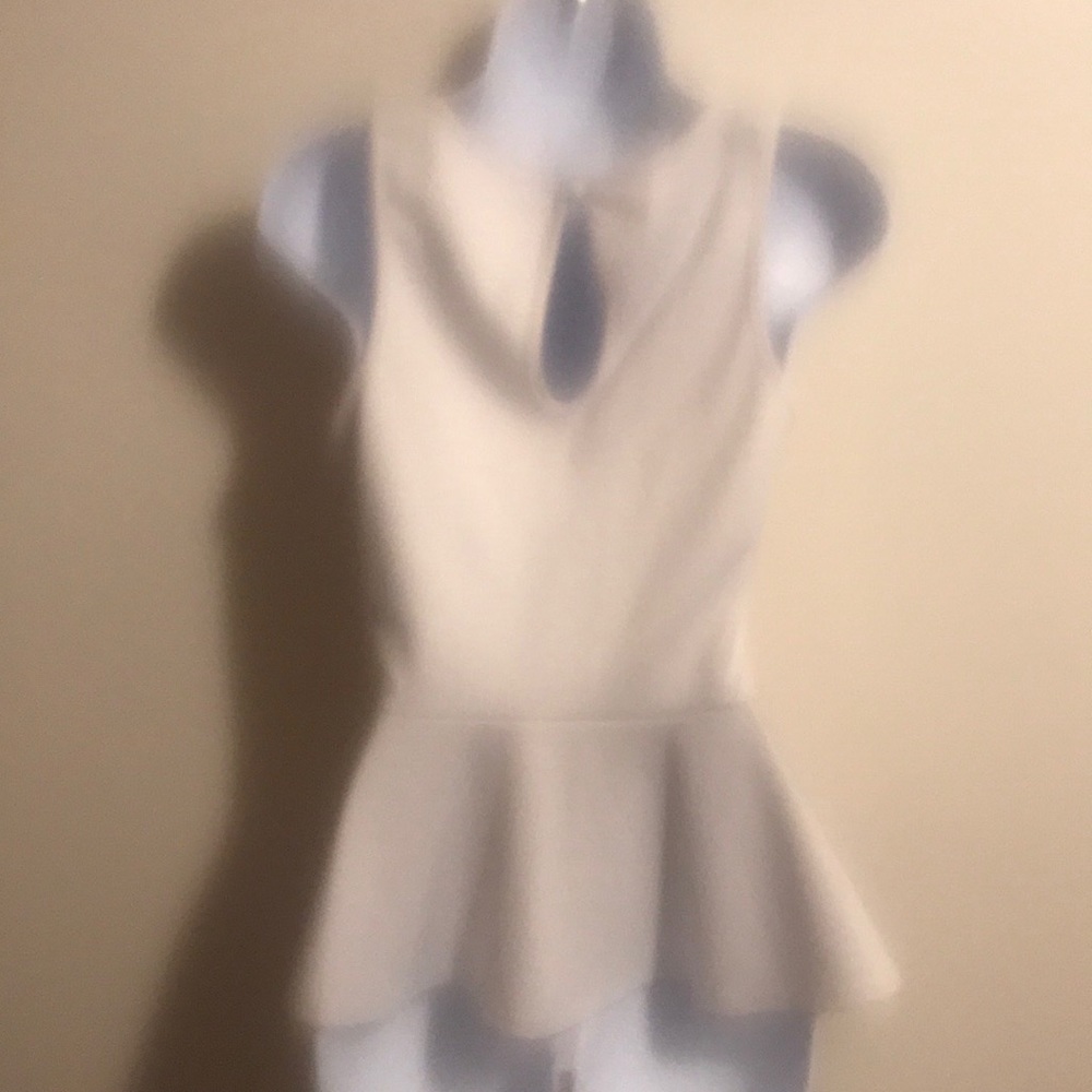 Excellent Condition Cream Color Top - Picture 2 of 2